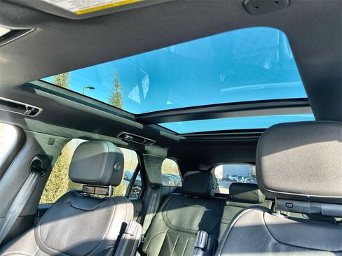 Used 2025 Land Rover Range Rover Sport image 19