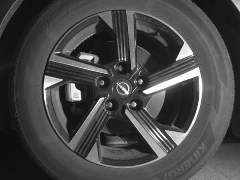 Used 2025 Nissan Sentra SV image 12