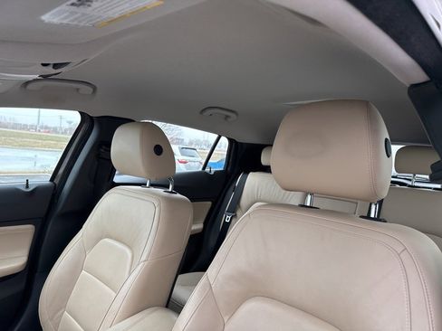 Used 2018 INFINITI QX30 Premium w/ Cargo Package image 9