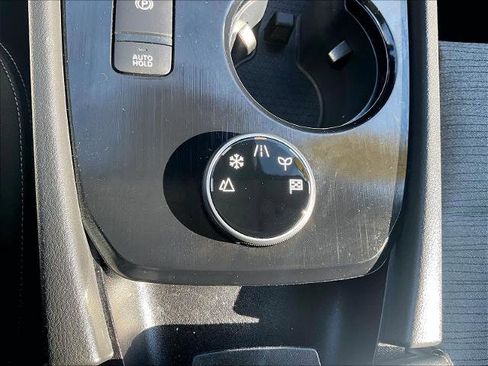 Used 2023 Nissan Rogue SV image 26