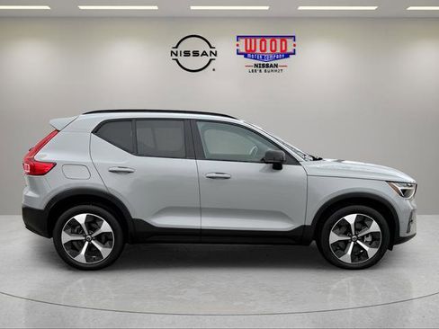 Used 2024 Volvo XC40 B5 Plus AWD/4WD image 2