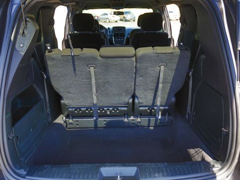 Used 2015 Dodge Grand Caravan SXT w/ Blacktop Package FWD image 11