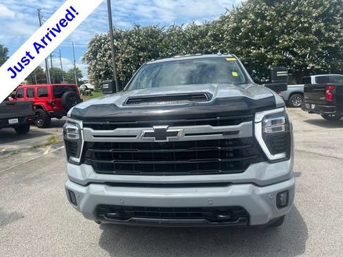Used 2024 Chevrolet Silverado 2500 LTZ w/ LTZ Plus Package AWD/4WD image 8