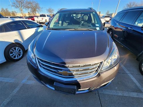 Used 2015 Chevrolet Traverse LT image 2