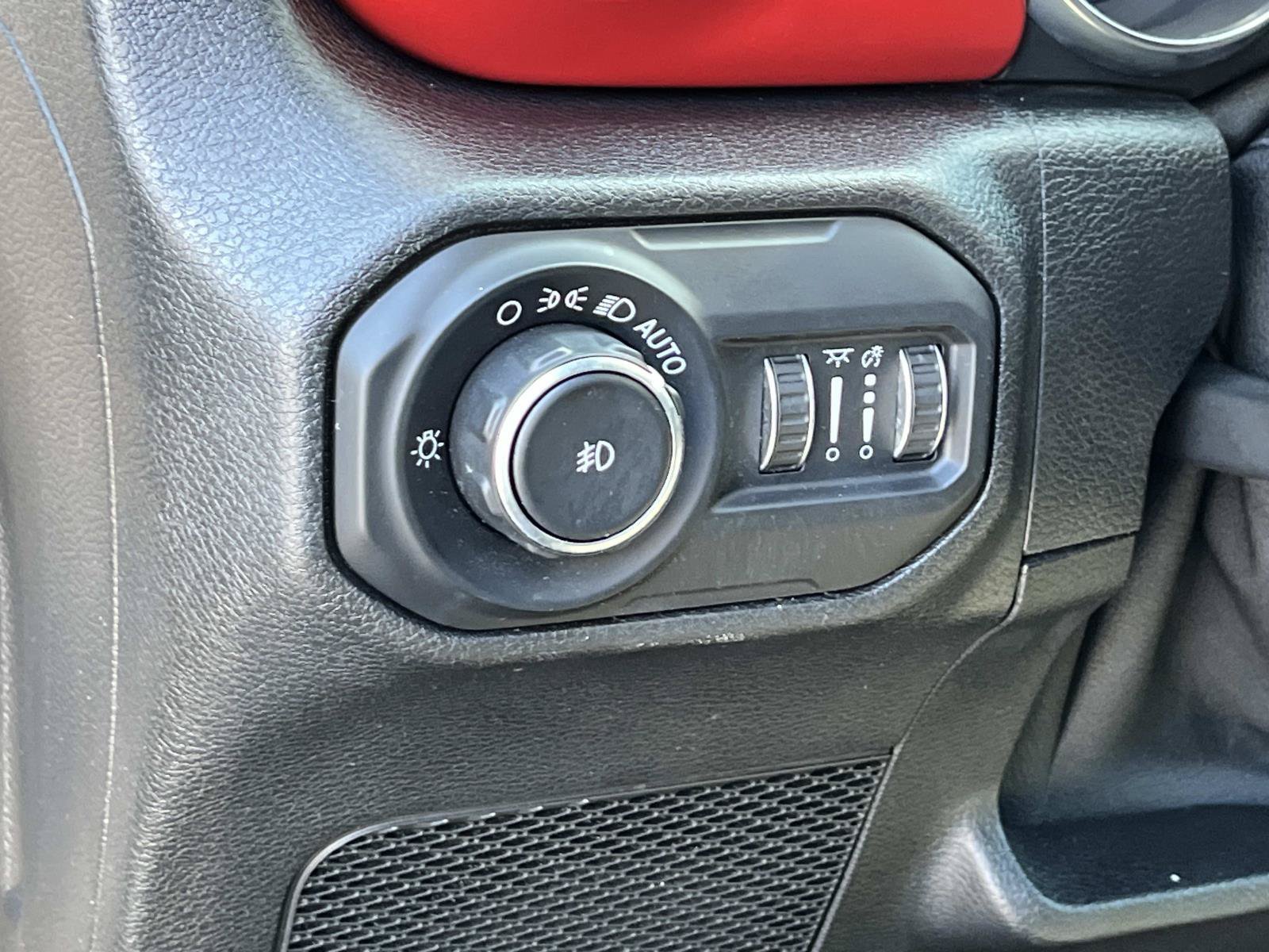 Used 2021 Jeep Wrangler Unlimited Rubicon AWD/4WD image 27