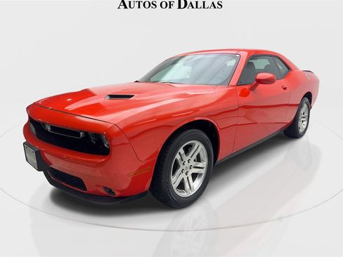 Used 2023 Dodge Challenger SXT w/ Plus Package image 2