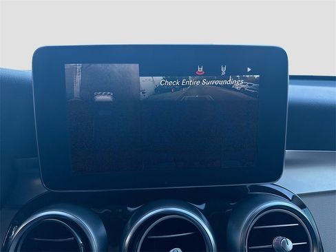Used 2018 Mercedes-Benz GLC 300 4MATIC w/ Multimedia Package image 15