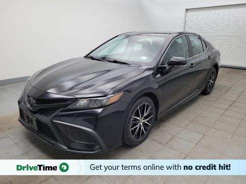 Used 2023 Toyota Camry SE image 1
