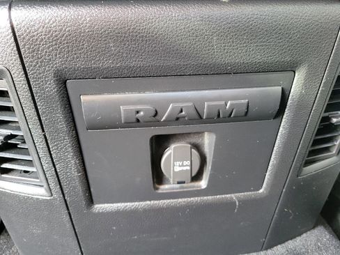 Used 2016 RAM 1500 Classic SLT w/ Luxury Group AWD/4WD image 21
