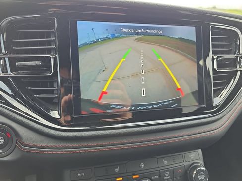 Used 2025 Dodge Durango GT RWD image 24
