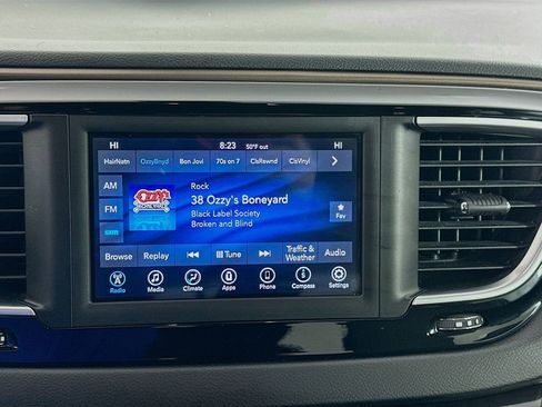 Used 2018 Chrysler Pacifica Touring Plus w/ Tire & Wheel Group image 14