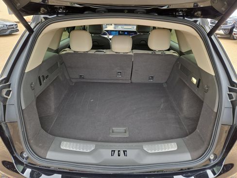Used 2025 Lincoln Nautilus Premier AWD/4WD image 12