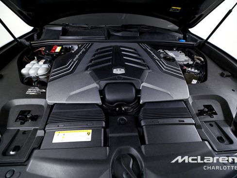 Used 2019 Lamborghini Urus image 32