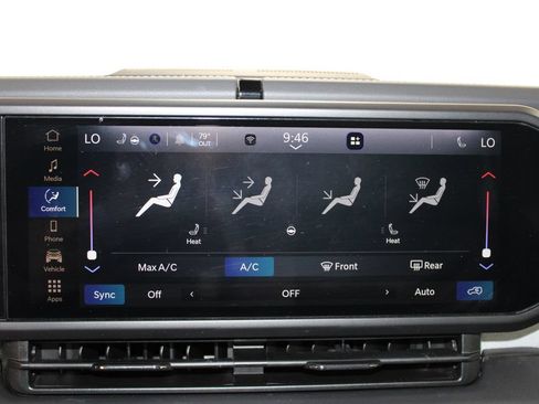 Used 2025 Jeep Wrangler Unlimited Sahara AWD/4WD image 46