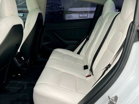 Used 2022 Tesla Model 3 image 14