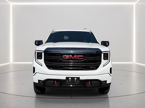 Used 2024 GMC Sierra 1500 AT4 w/ Technology Package AWD/4WD image 8