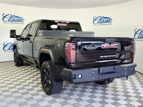 Used 2024 GMC Sierra 2500 AT4 w/ AT4 Premium Plus Package AWD/4WD image 2