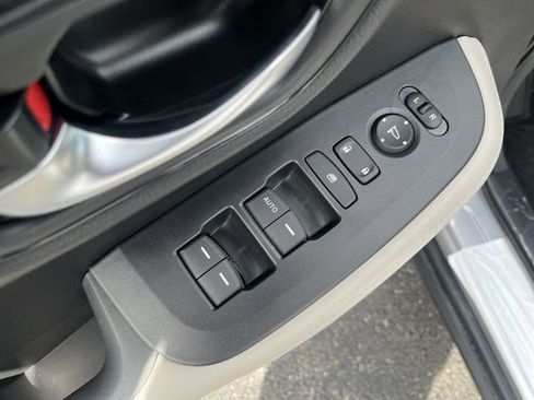 New 2026 Honda HR-V LX image 17
