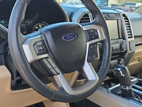 Used 2015 Ford F150 Lariat image 14