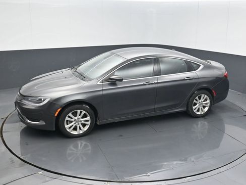 Used 2015 Chrysler 200 Limited w/ Convenience Group image 12
