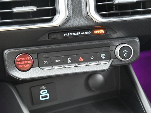 Used 2025 Ford Mustang GT Premium image 34