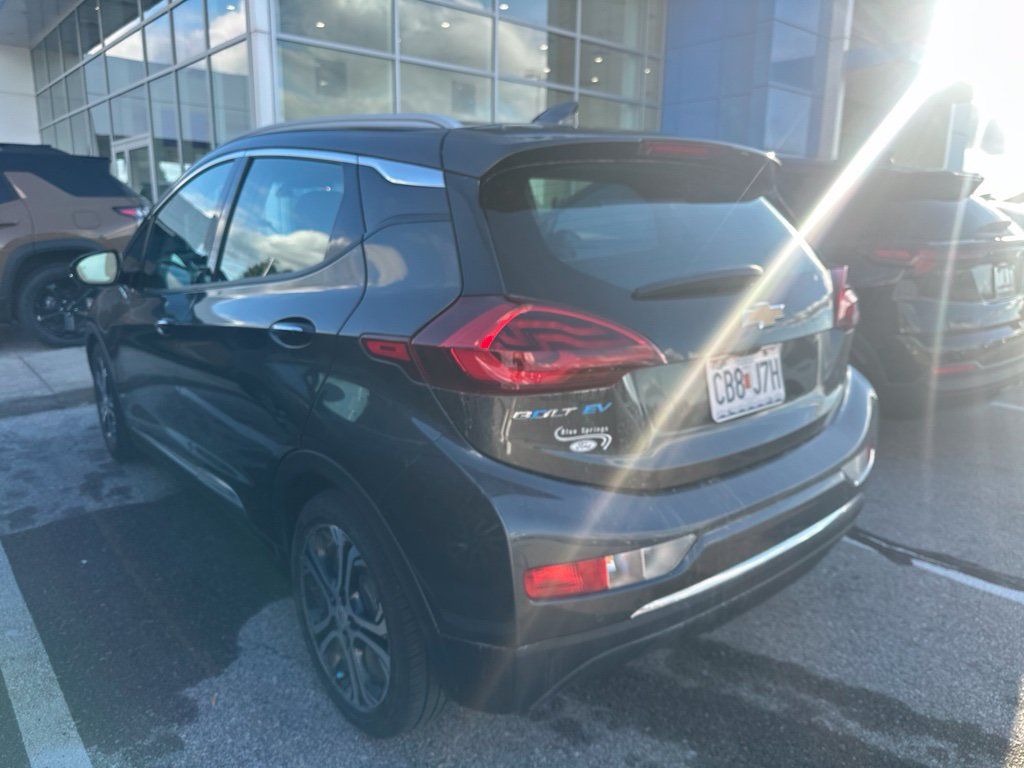 Used 2020 Chevrolet Bolt Premier w/ Infotainment Package FWD image 3