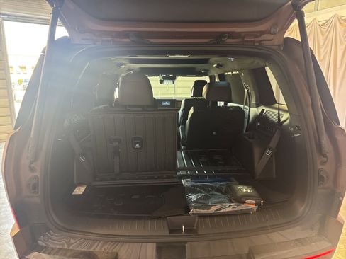 Used 2025 Hyundai Santa Fe Calligraphy image 17