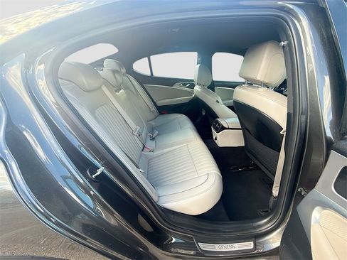 Used 2022 Genesis G70 3.3T image 27