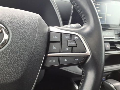 Certified 2022 Toyota Highlander XLE image 19