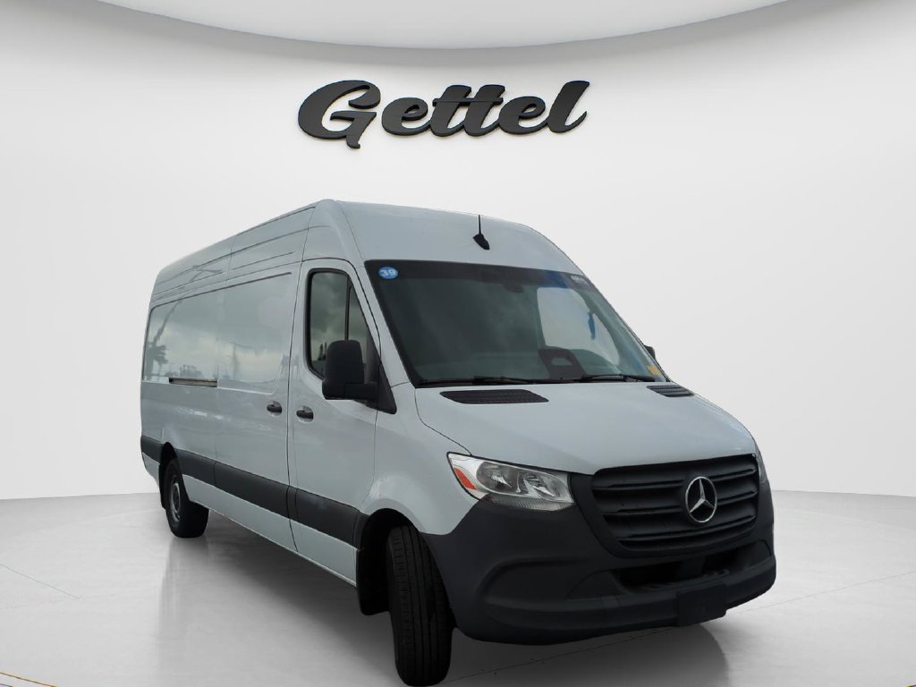 Used 2025 Mercedes-Benz Sprinter 2500 image 13