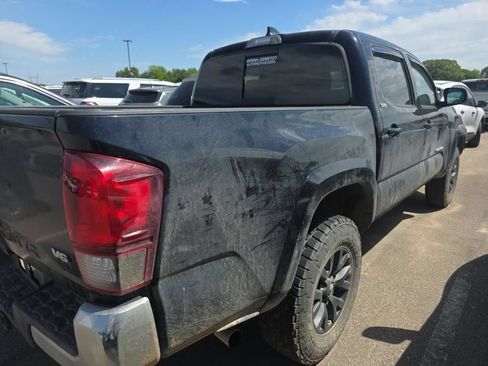 Used 2022 Toyota Tacoma SR5 RWD image 7