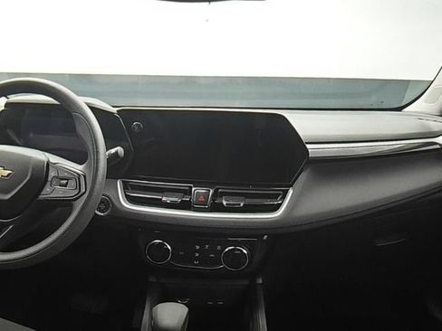 Used 2024 Chevrolet TrailBlazer LT w/ Driver Confidence Package FWD image 22