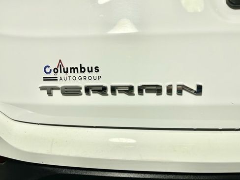 Used 2024 GMC Terrain SLE image 9