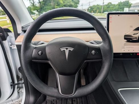 Used 2023 Tesla Model Y Long Range AWD/4WD image 21