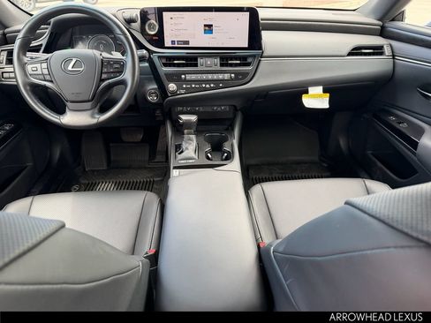 Used 2025 Lexus ES 300h w/ Premium Package FWD image 18