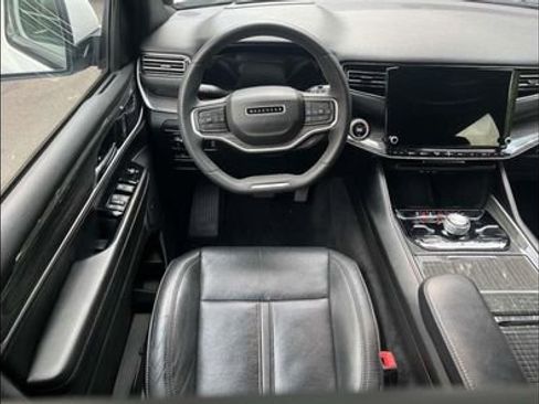 Used 2022 Jeep Wagoneer Series III image 13