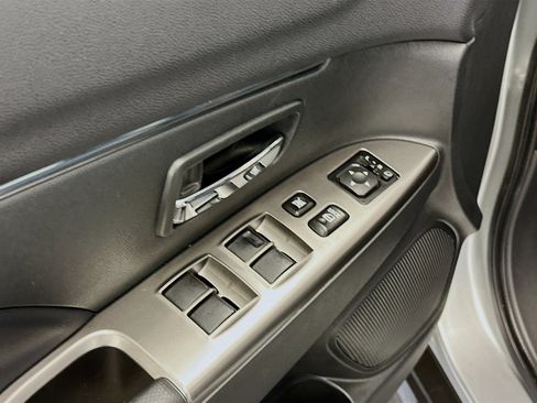 Used 2025 Mitsubishi Outlander Sport SE AWD/4WD image 15