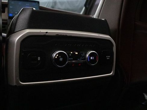 Used 2022 Ford Expedition Limited image 23