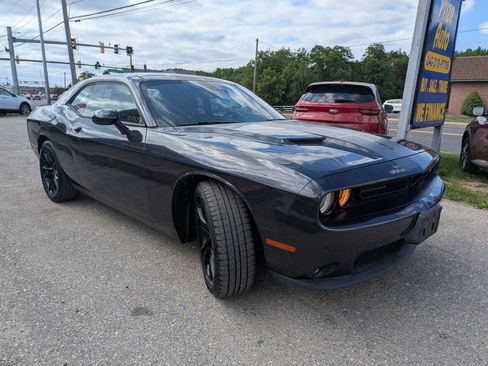 Used 2017 Dodge Challenger SXT w/ Blacktop Package RWD image 7
