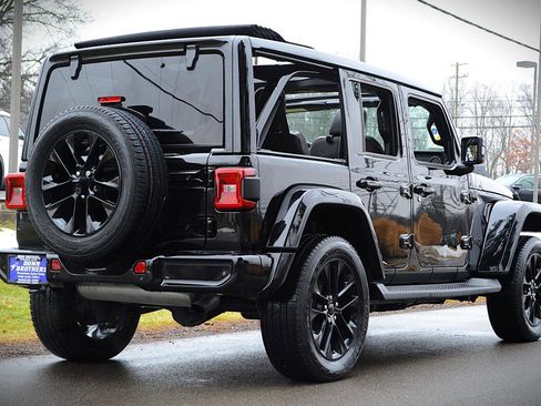 Used 2023 Jeep Wrangler Unlimited Sahara image 5