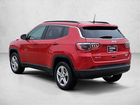 Used 2024 Jeep Compass Latitude AWD/4WD image 8