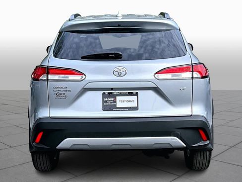 Used 2024 Toyota Corolla Cross LE image 4