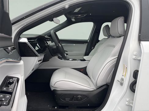 Used 2025 Jeep Wagoneer S Limited image 21