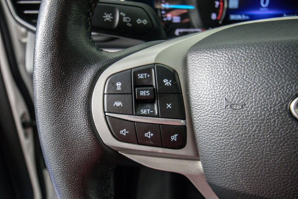 Used 2023 Ford Explorer XLT w/ Equipment Group 202A AWD/4WD image 22