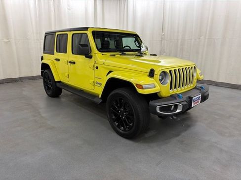 Used 2023 Jeep Wrangler Unlimited Sahara w/ Cold Weather Group AWD/4WD image 1