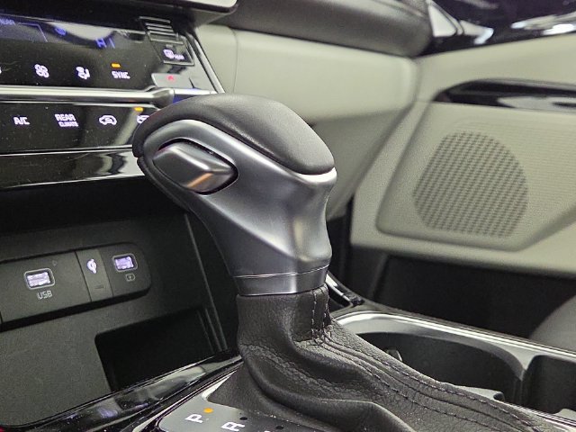 Certified 2024 Kia Carnival EX FWD image 20
