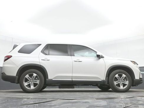 Used 2025 Honda Pilot EX-L image 34