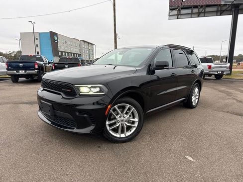 Used 2024 Dodge Durango GT image 1