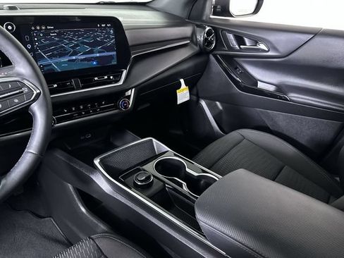 Used 2026 Chevrolet Equinox LT FWD image 36