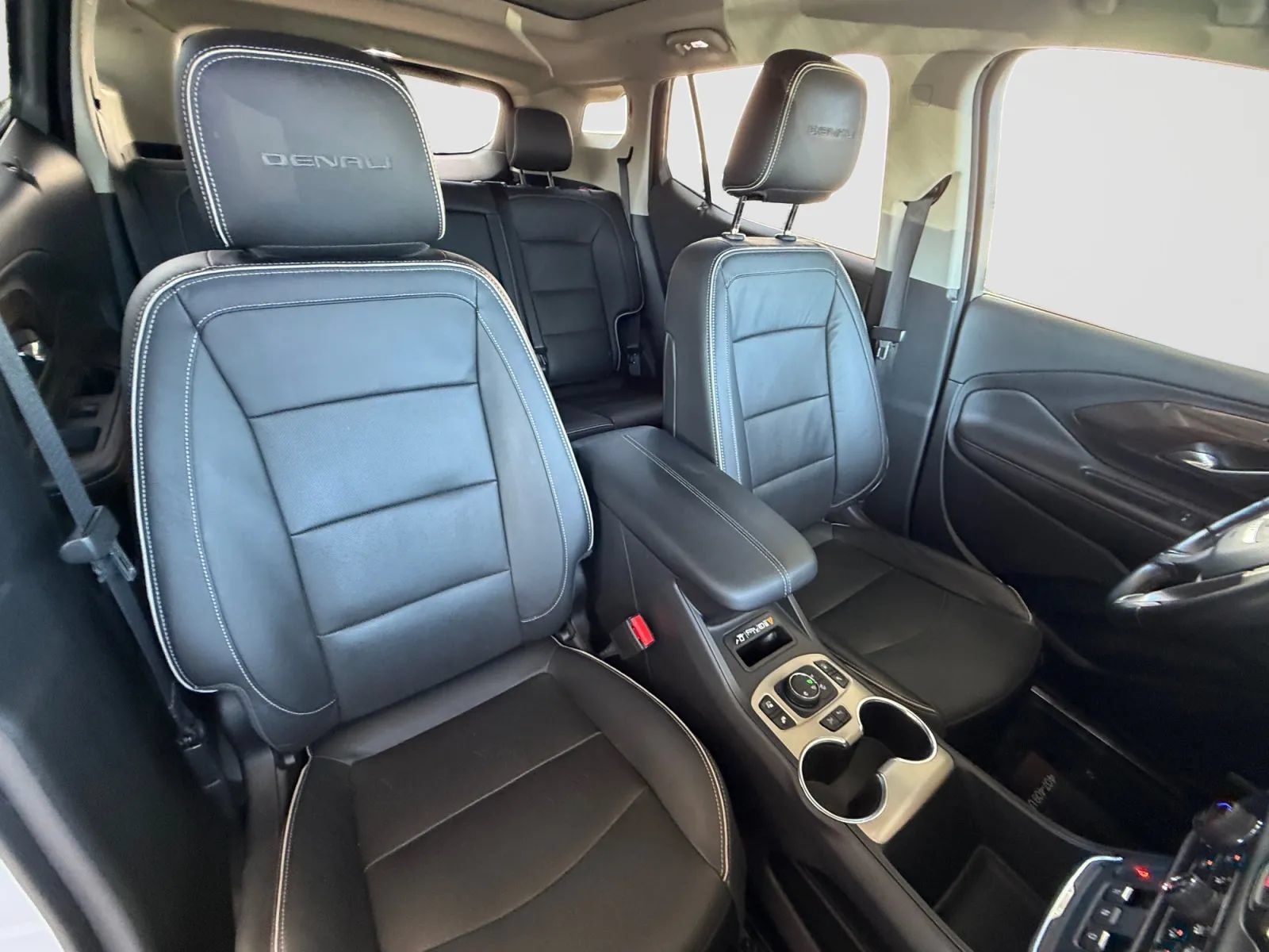 Used 2020 GMC Terrain Denali w/ Denali Premium Package AWD/4WD image 21